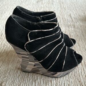 Liliana Sz 7 Liliana Black Faux Leather Platform Wedge Suede Womens Shoes Sander